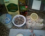 Foto del paso 1 de la receta: Cazón con almejas en salsa de limón