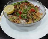 A picture of step 5 of Matar Chaat (dry peas chaat).