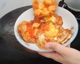 Foto langkah ke 7 dari resep Telur Saos Asam Pedas.