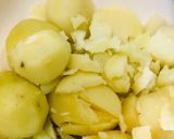A picture of step 1 of Potatoes bread.