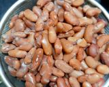 A picture of step 1 of Rajma patty burger.