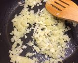 A picture of step 2 of Tomato creamy risotto.