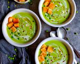 A picture of step 5 of Fresh Peas Soup.