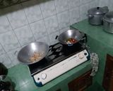 Foto langkah ke 6 dari resep Tumis Sehat: Oseng Jamur, Sambal Terasi, Ikan Dero tepung basah.