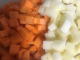 Cazuela de lentejas con chorizo antioqueño y tocineta