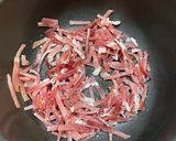 Foto del passaggio 3 della ricetta Risotto con mirtilli e speck