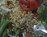 Foto langkah ke 4 dari resep Mie tahu kuah suka-suka.