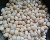 Foto del paso 3 de la receta: Guiso de garbanzos y moñitos
