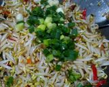 Foto langkah ke 3 dari resep Tumis Tauge Teri.