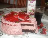 Tejszínes-meggyjoghurtos torta recept fázis 7 fotója