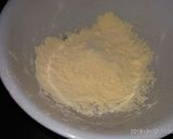 A picture of step 2 of Muskmelon pista dry fruit custard.
