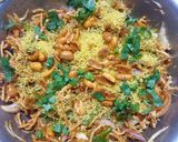 A picture of step 8 of Crispy Noodles Chaat.