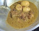 Foto langkah ke 4 dari resep Kari Ayam & Telur.