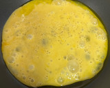 Foto del paso 1 de la receta: Bocata de tortilla francesa con parmesano ¡un descubrimiento!