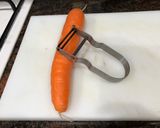 Foto del paso 2 de la receta Muslo de pollo deshuesado sin piel a la plancha con ensalada