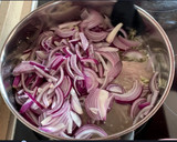 Foto del paso 1 de la receta: Chipirones encebollados