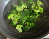 A picture of step 2 of HIGH PROTEIN RICE BOWLWith a creamy broccoli 🥦 sauce & grilled herbed paneer.