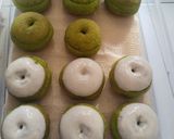 Foto langkah ke 7 dari resep Donut Matcha Tower.