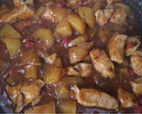 Foto del paso 5 de la receta: Pollo enchilado con patatas