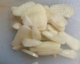 Foto langkah ke 4 dari resep 🦑 Tumis Cumi Asin Bunga Pepaya 🦑.