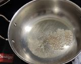 साधी सोपी अंडा भुर्जी (Anda Bhurji Recipe In Marathi) रेसिपी स्टेप 2 फोटो 