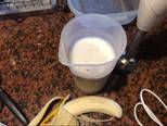 Foto del paso 2 de la receta Licuado de banana y cereza en leche de almendra