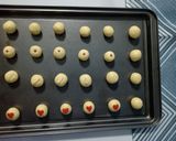 Foto langkah ke 3 dari resep Eggless Semolina Cookies aka Kue Suji.