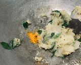 A picture of step 3 of Lauki ki jelly.