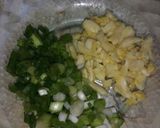 Foto langkah ke 3 dari resep Sweet corn n chiken soup with garlic (sup jagung manis).