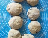Foto langkah ke 6 dari resep No Knead Banana Raisin Bun.