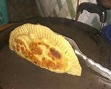 A picture of step 6 of Aloo Matar Paneer Paratha.