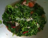 Foto langkah ke 4 dari resep Tumis Bayam.