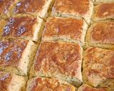 Tavaszi kapros, krumplis, kolbász zsíros lepény recept fázis 7 fotója