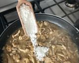 Foto del paso 5 de la receta: Solomillo de cerdo con salsa de setas al oporto