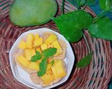 A picture of step 4 of Mango salsa.