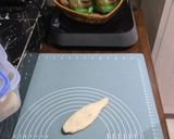 Foto langkah ke 4 dari resep Matcha Sarikaya Salt Bread.