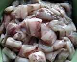 Foto langkah ke 2 dari resep Cumi cabai hijau.