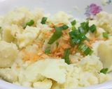 A picture of step 2 of Baked minced meat potato.