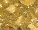 Gombás savanyú sertésragu recept fázis 4 fotója
