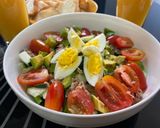 Une image de l'étape 2 de Salade thon avocat tomate 🍅.