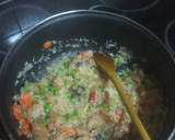 Foto del paso 3 de la receta: Arroz con chocos y mejillones con alioli