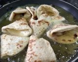 A picture of step 6 of Stuffed cones chappati.