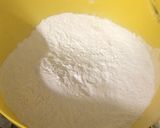 A picture of step 1 of Strawberry cake.