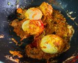 A picture of step 3 of Karahi Egg Masala.