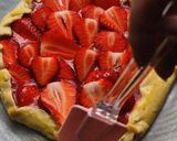 Фото кроку 4 до Рецепт галети з полуницею 🍓.