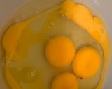 Foto langkah ke 2 dari resep Bolu karamell (sarang semut) panggang oven dijamin bersarang.