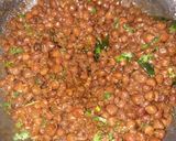 A picture of step 2 of Chana masala.