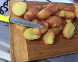 Une image de l'étape 7 de Salade surprise de pommes de terre aux tomates cerises, petits oignons blancs et lomo fumé.