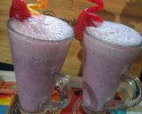 A picture of step 3 of Strawberry 🍓 milkshake.