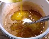 Foto langkah ke 5 dari resep Bolu Karamel | Bolu Sarang Semut.